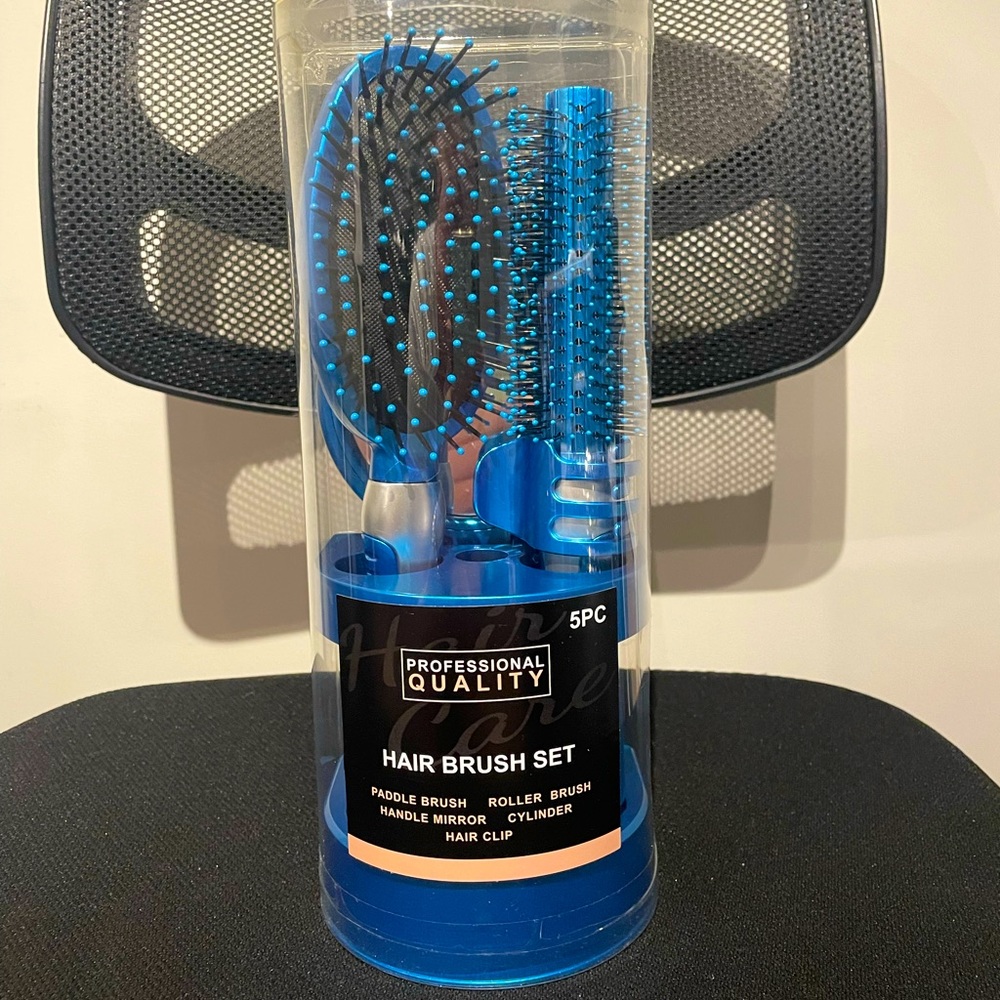 Professional quality hair brush set